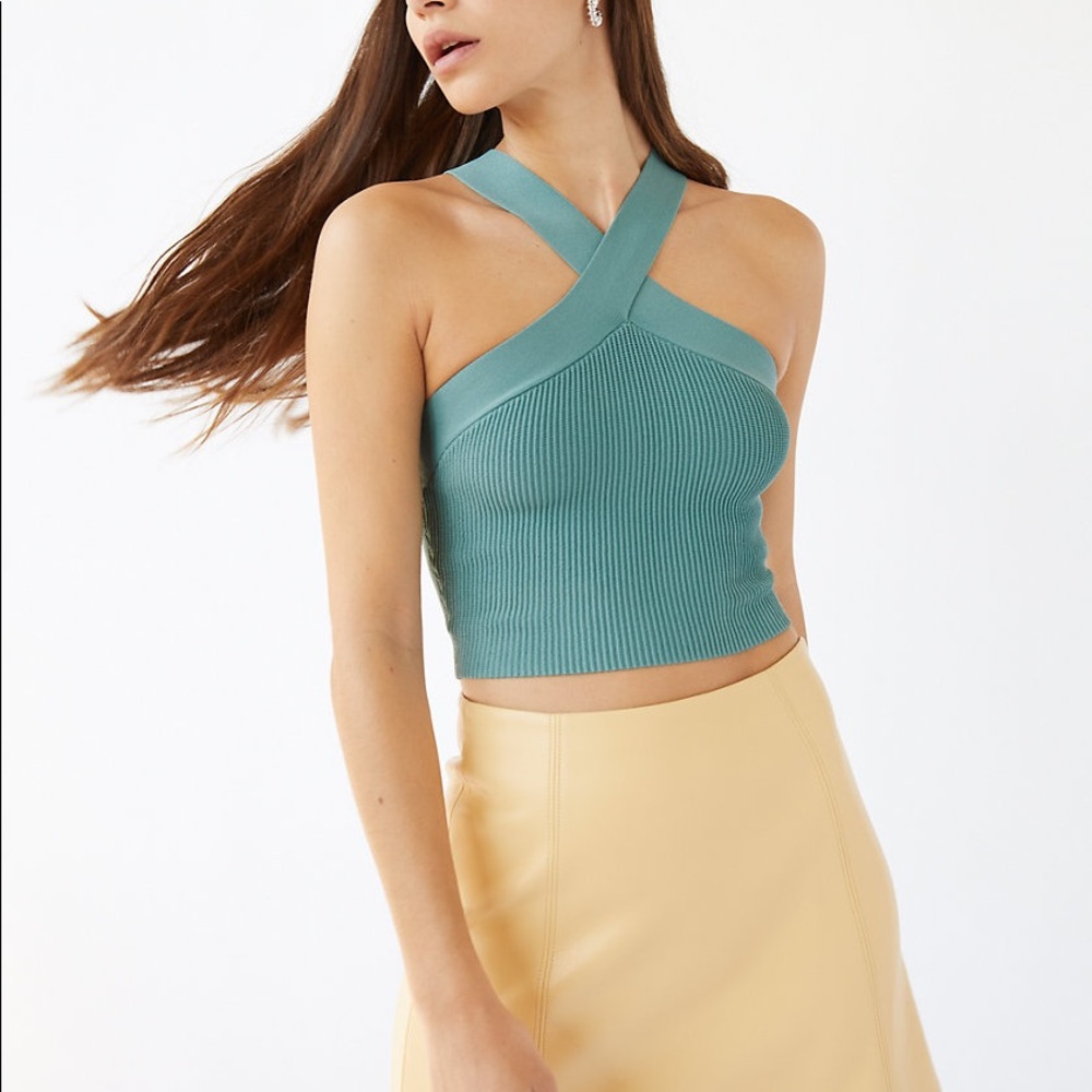 Aritzia Babaton Sculpt Knot Criss Cross Tank